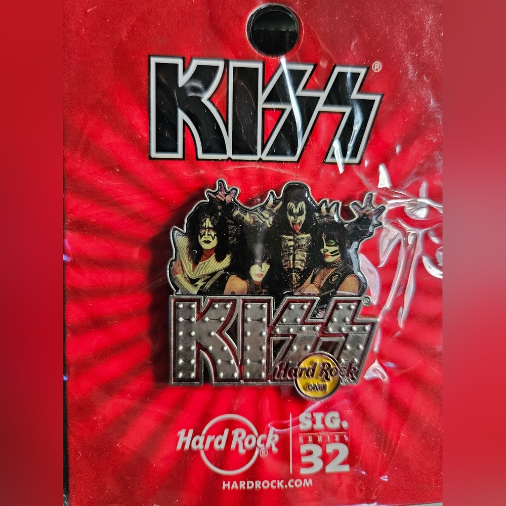 Hard Rock Cafe Guitar Pin Kiss